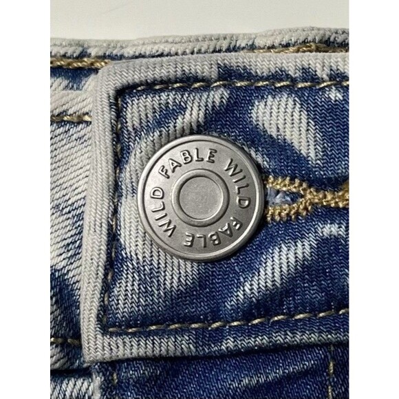 Wild Fable Women High-Rise Flare High Stretch Light Wash Jeans Size 14 - Picture 7 of 8